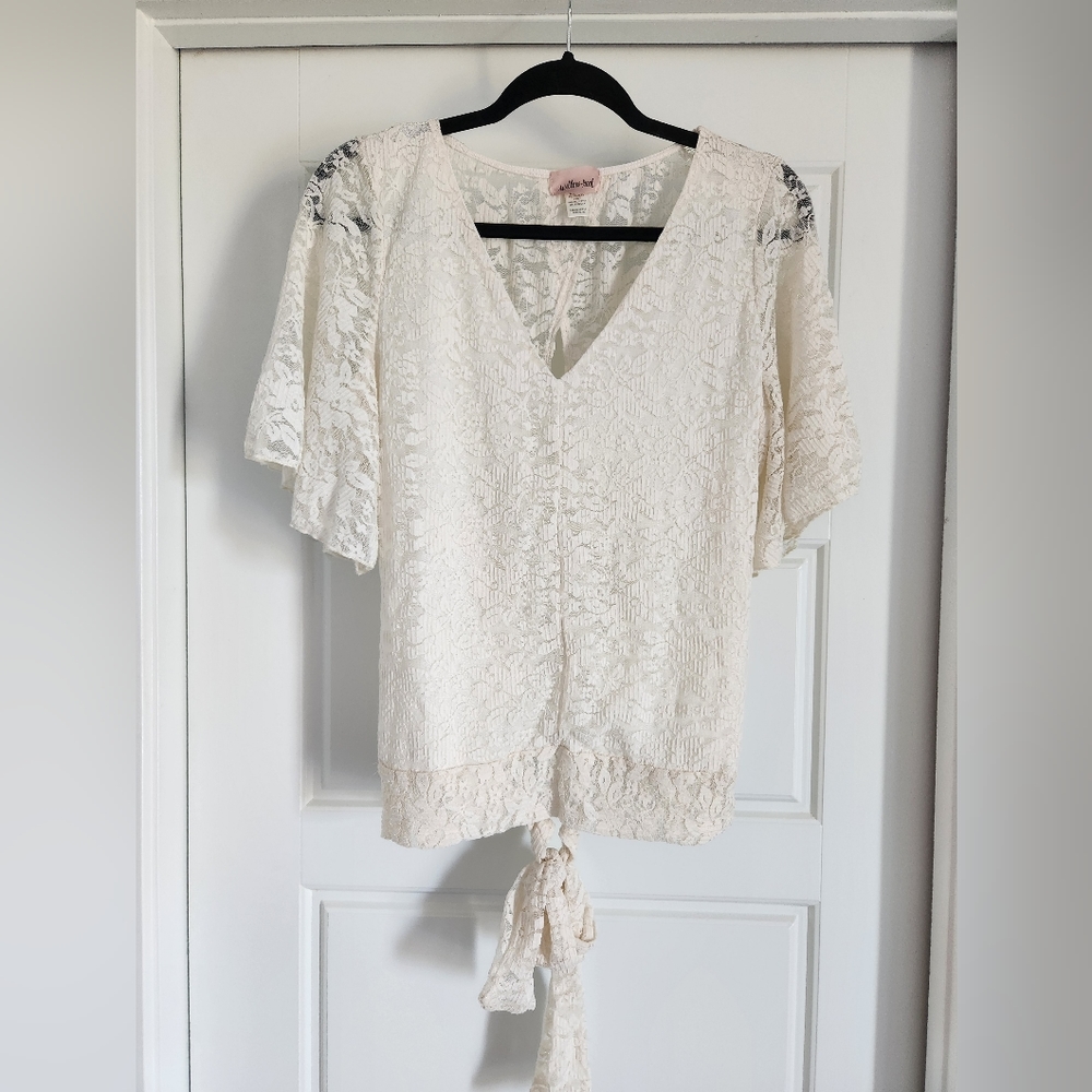 🤍 Willow & Root Lace Tie-Back Top (L)